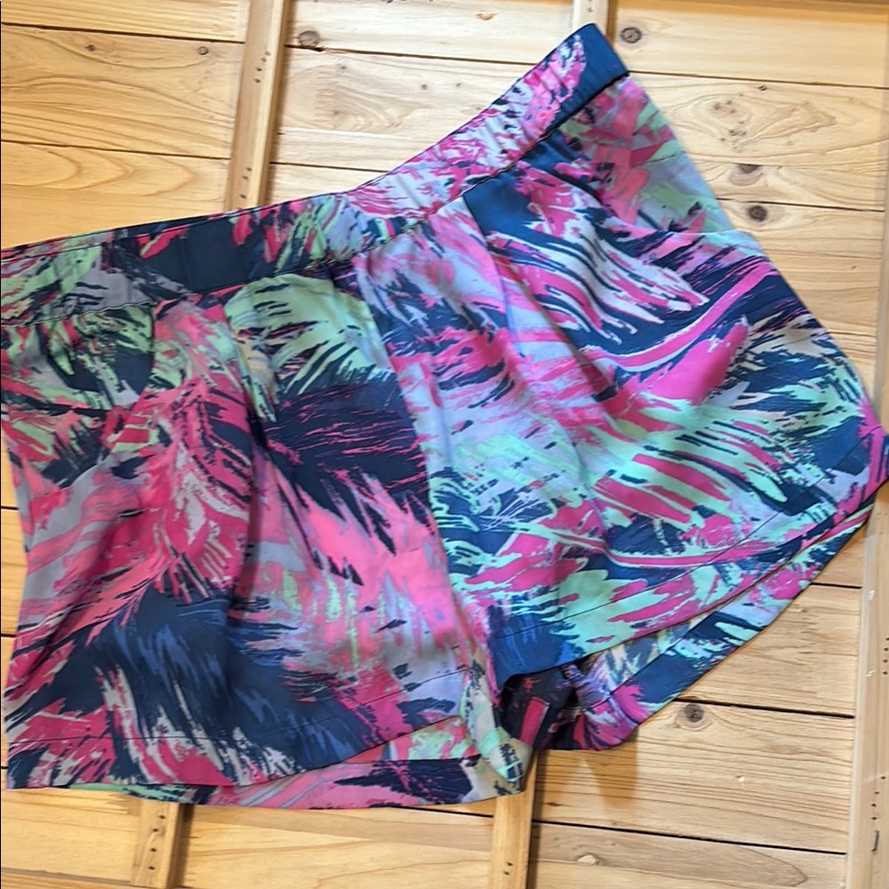BCBGMaxAzria Shorts Vibrant Tropical Print